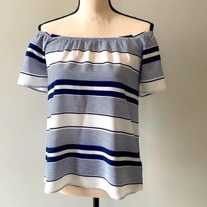 Adorable striped top!